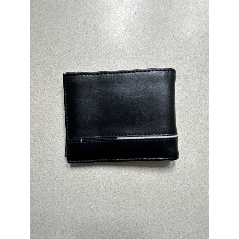 Tommy Hilfiger Men's Black Leather Wallet with 6 Credit Card Pockets Logo